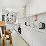 Whome Bright Modern In The Heart Of Alvalade Apartman *