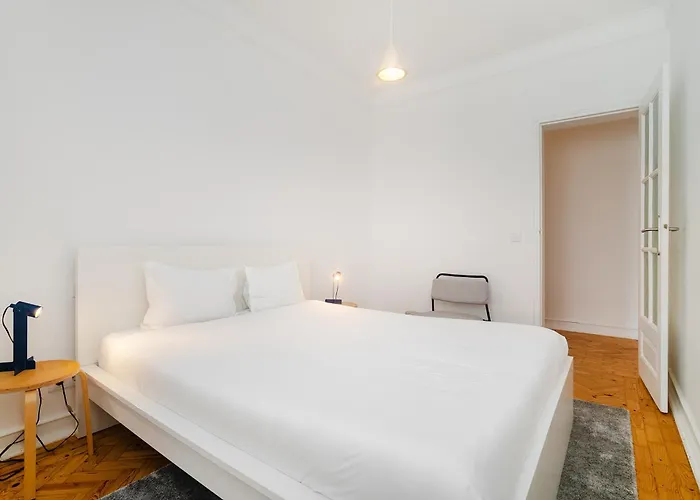 Whome Bright Modern In The Heart Of Alvalade דירה *
