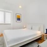 Lejlighed Whome Bright Modern In The Heart Of Alvalade *